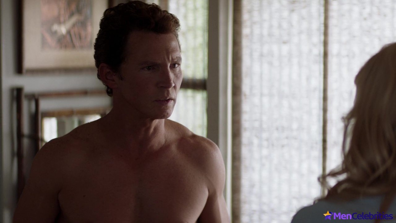 Shawn Hatosy nude in Animal Kingdom