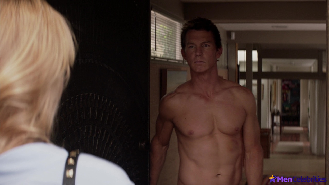 Shawn Hatosy nude in Animal Kingdom