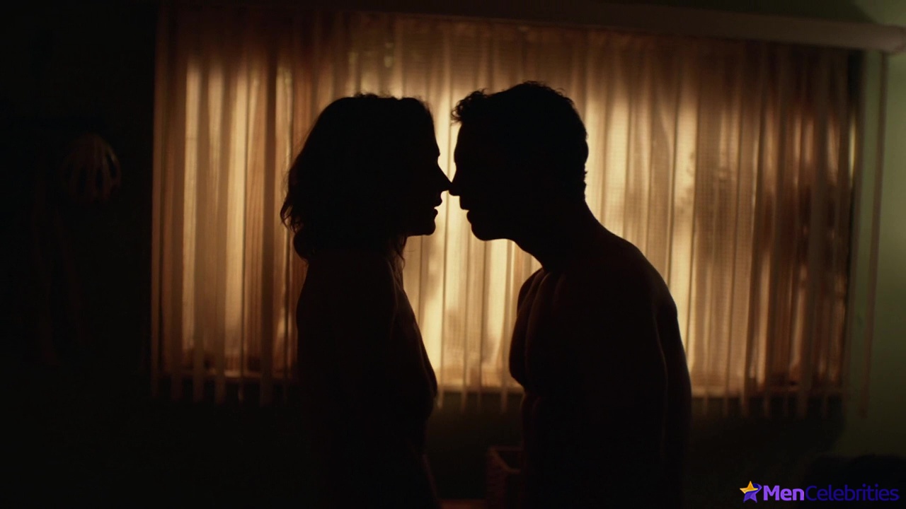 Shawn Hatosy nude in Animal Kingdom