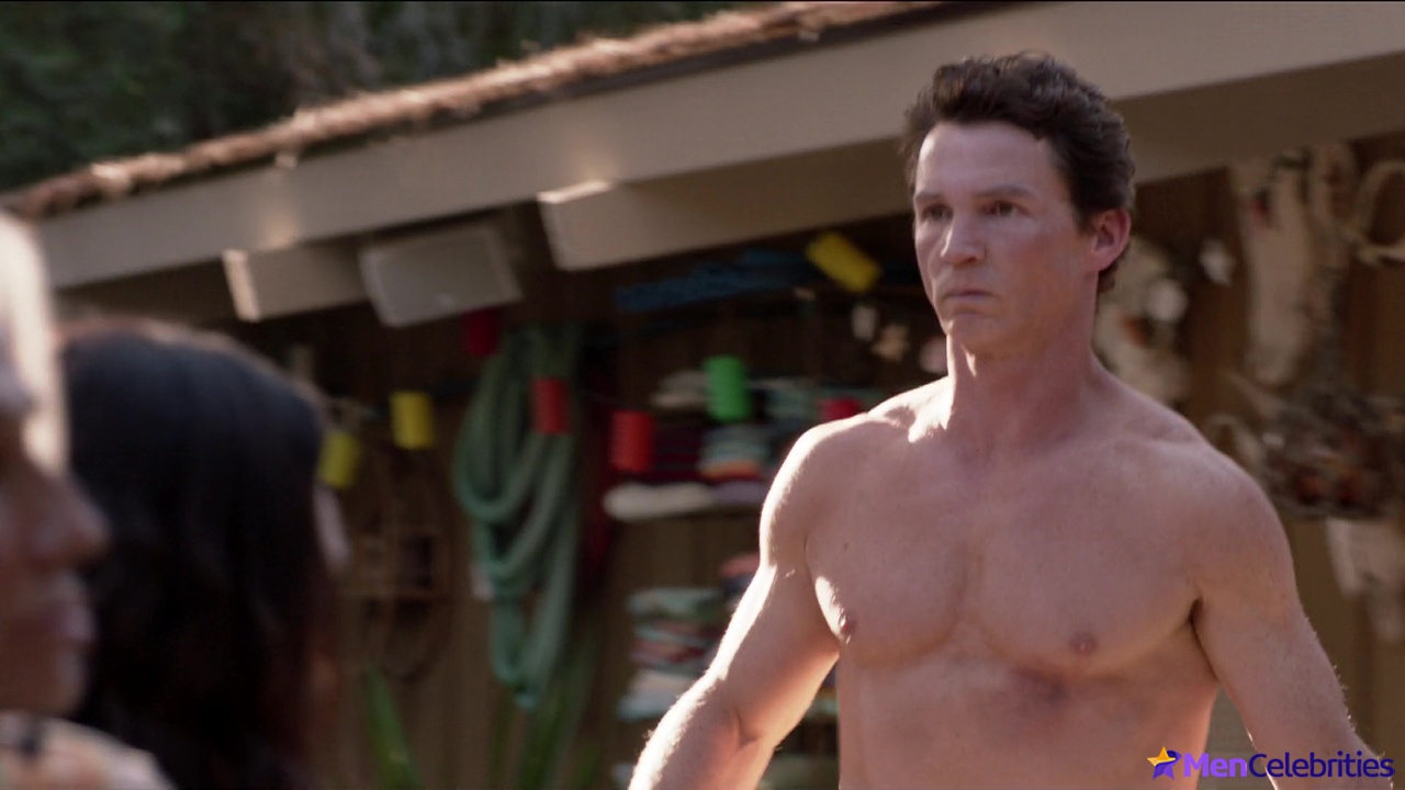 Shawn Hatosy nude in Animal Kingdom