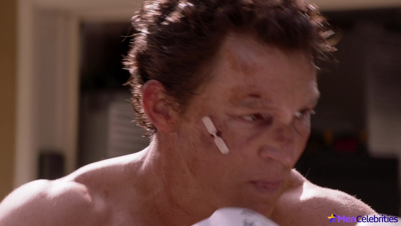 Shawn Hatosy nude in Animal Kingdom