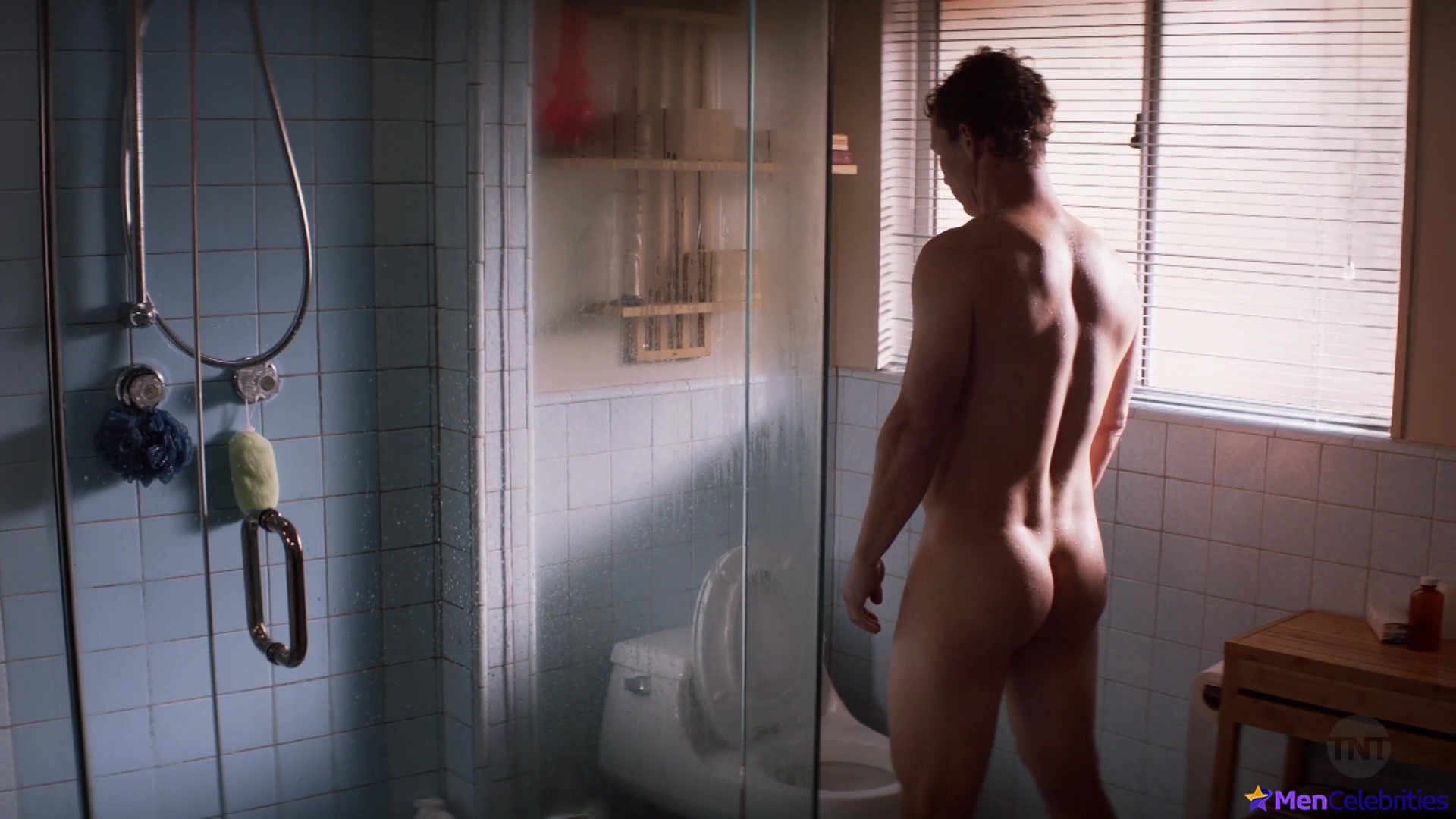 Shawn Hatosy nude in Animal Kingdom
