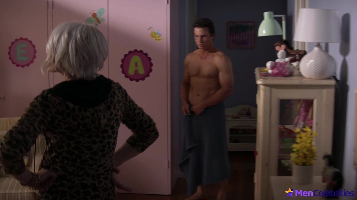 Shawn Hatosy nude in Animal Kingdom