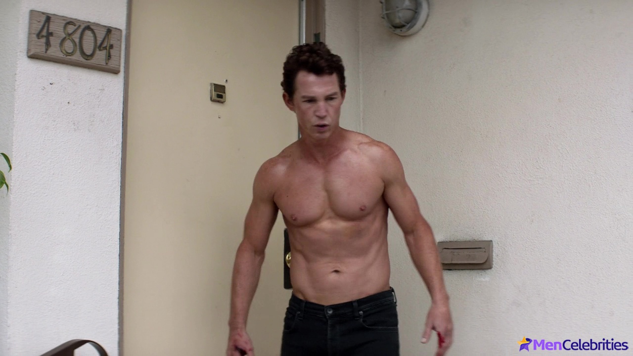 Shawn Hatosy nude in Animal Kingdom