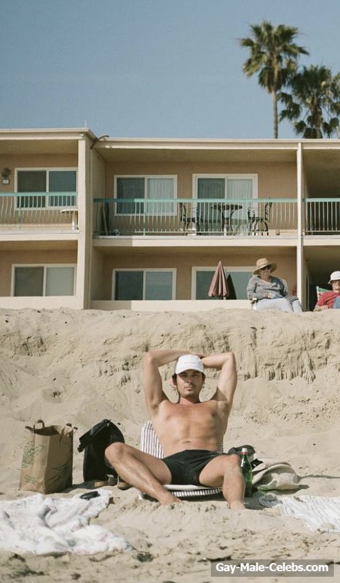 Tyler Blackburn Cut Cock Slip and Nude Photos