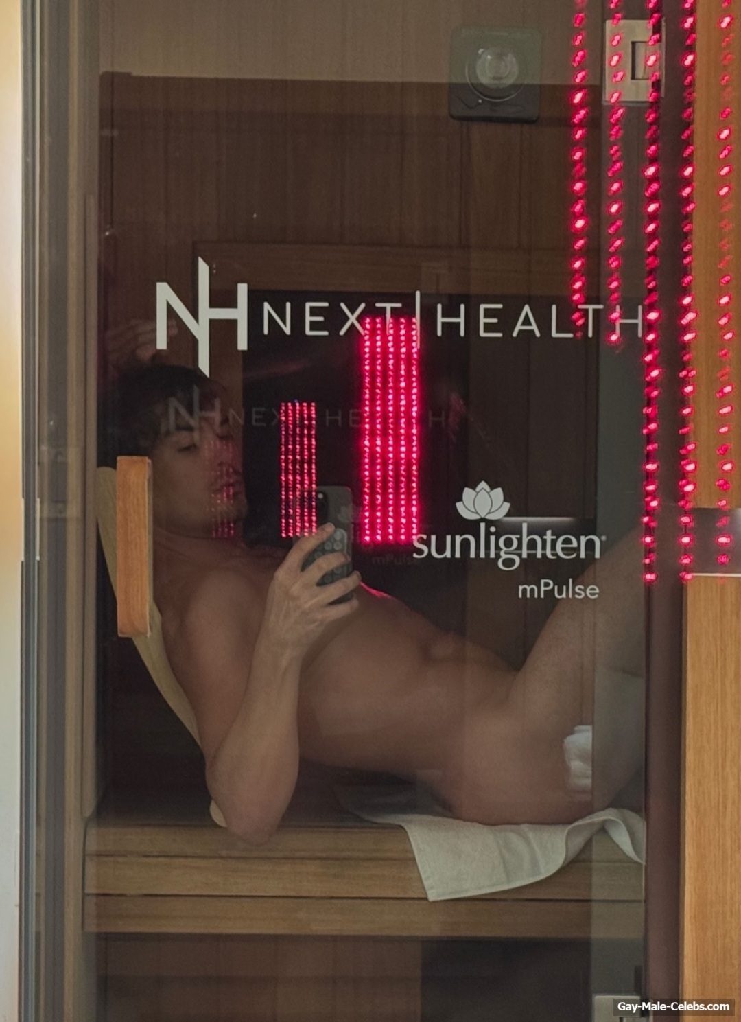 Tyler Blackburn Cut Cock Slip and Nude Photos