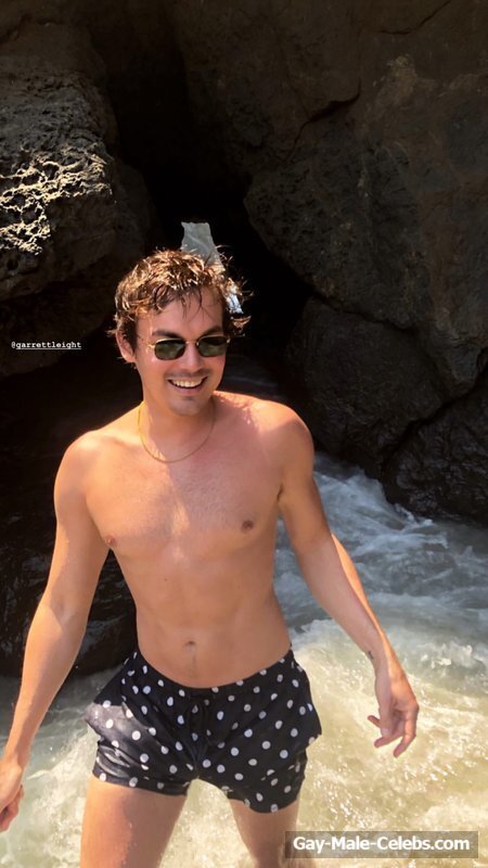 Tyler Blackburn Cut Cock Slip and Nude Photos