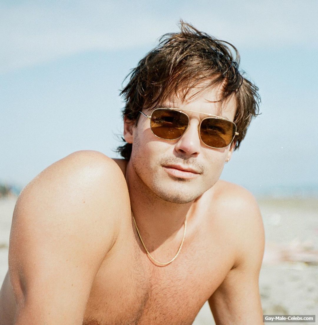 Tyler Blackburn Cut Cock Slip and Nude Photos