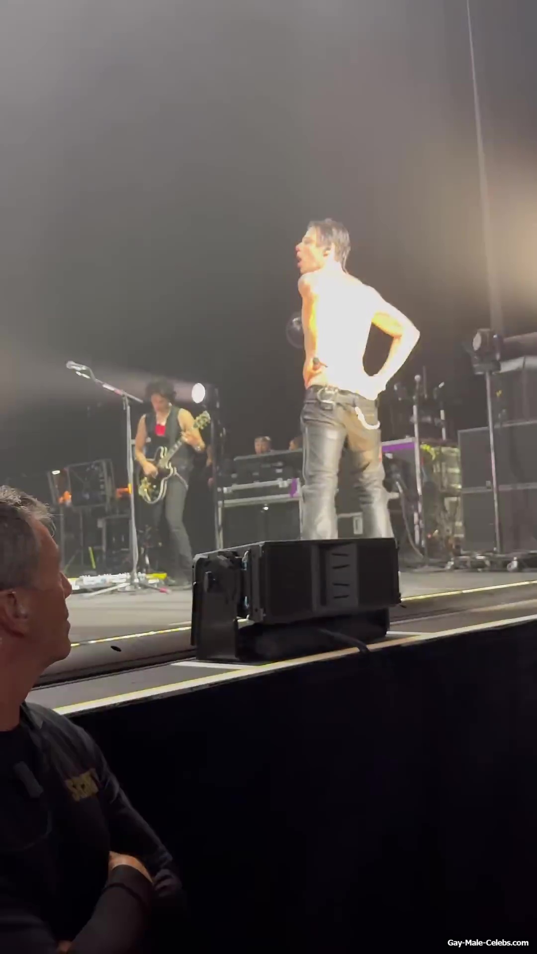 Yungblud Ass Slip Moment At The Concert