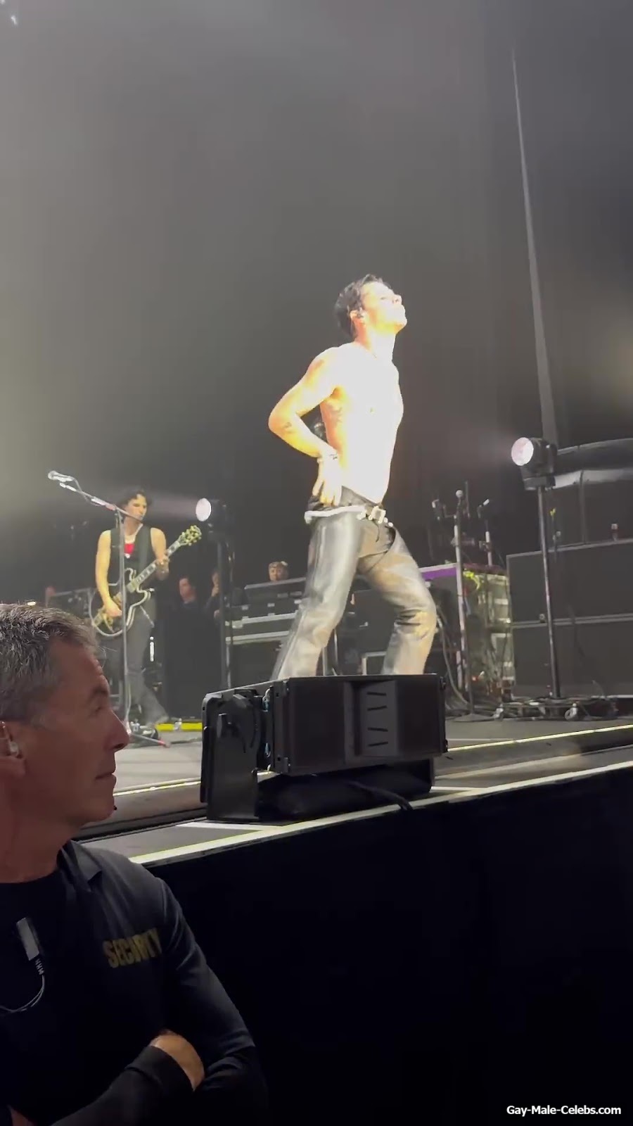 Yungblud Ass Slip Moment At The Concert