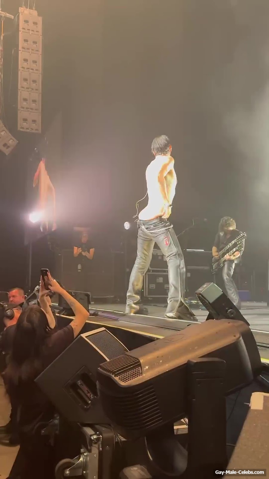 Yungblud Ass Slip Moment At The Concert