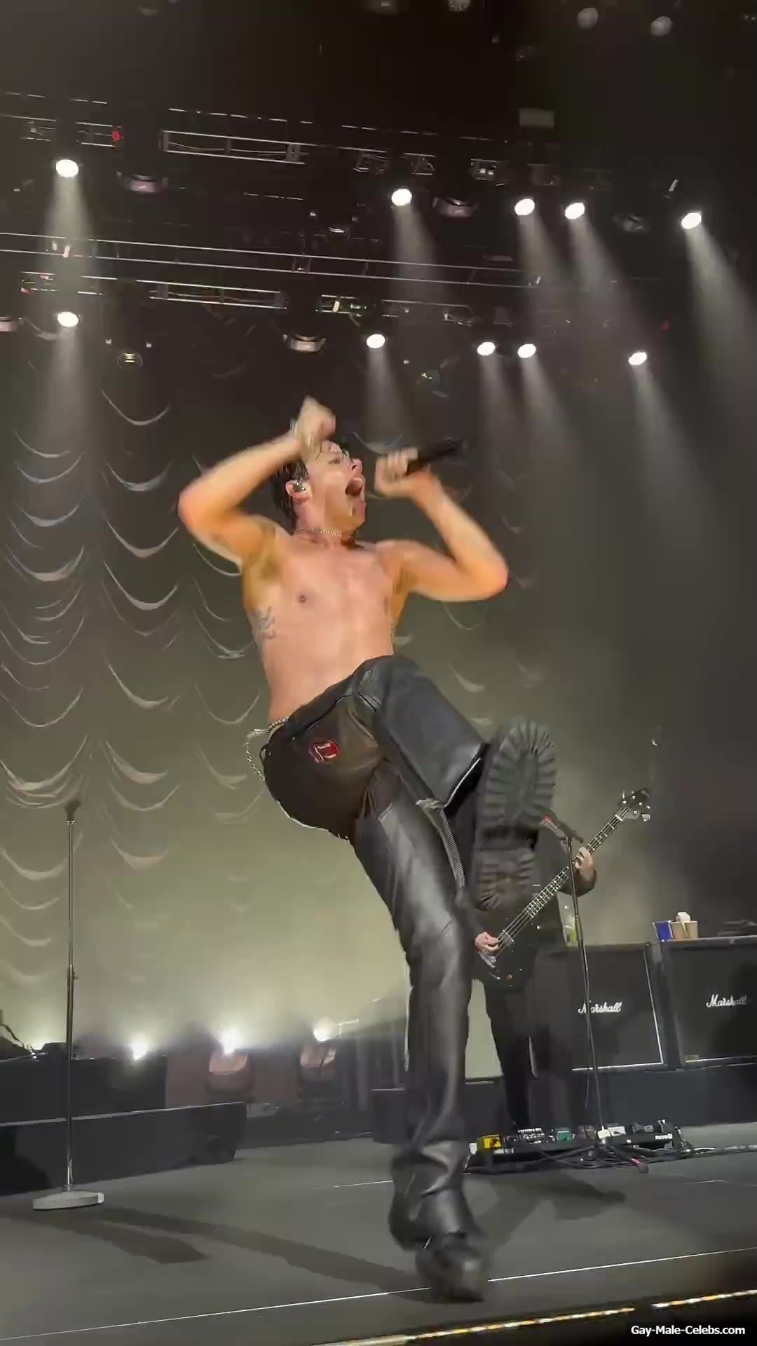Yungblud Ass Slip Moment At The Concert