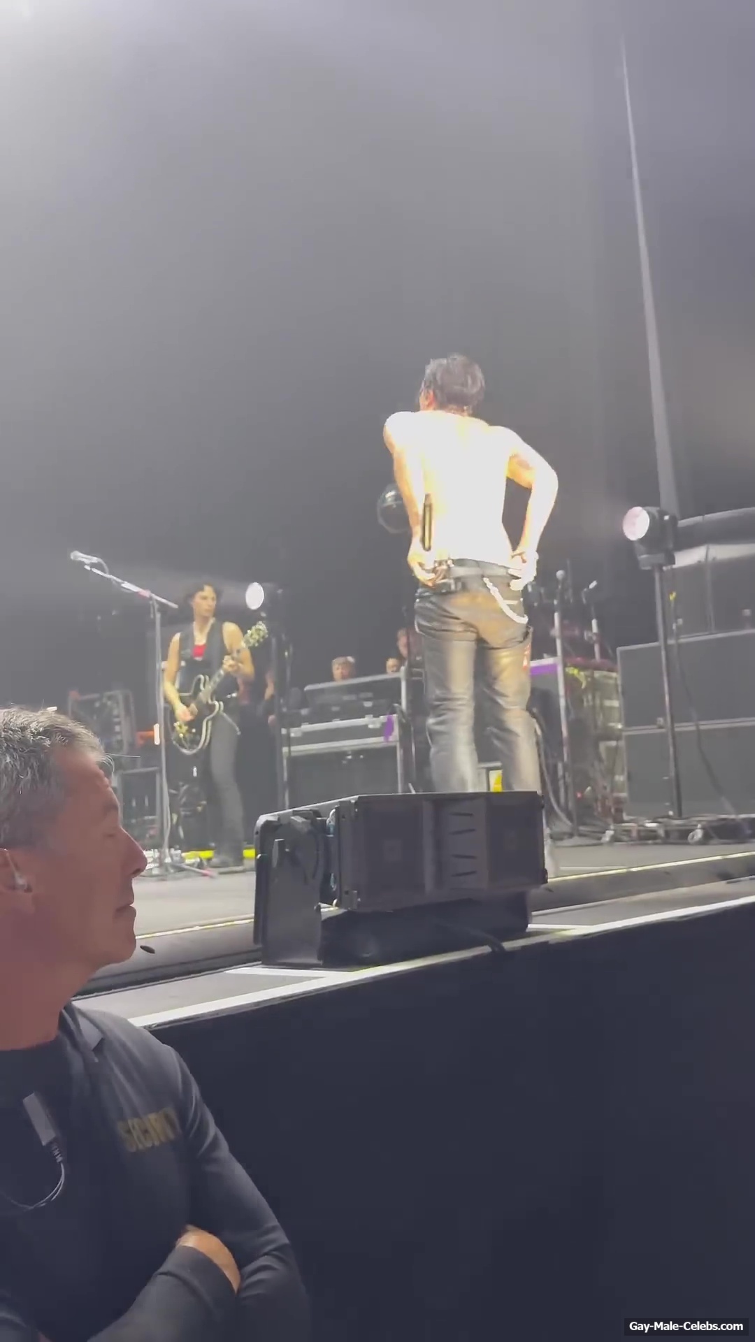 Yungblud Ass Slip Moment At The Concert