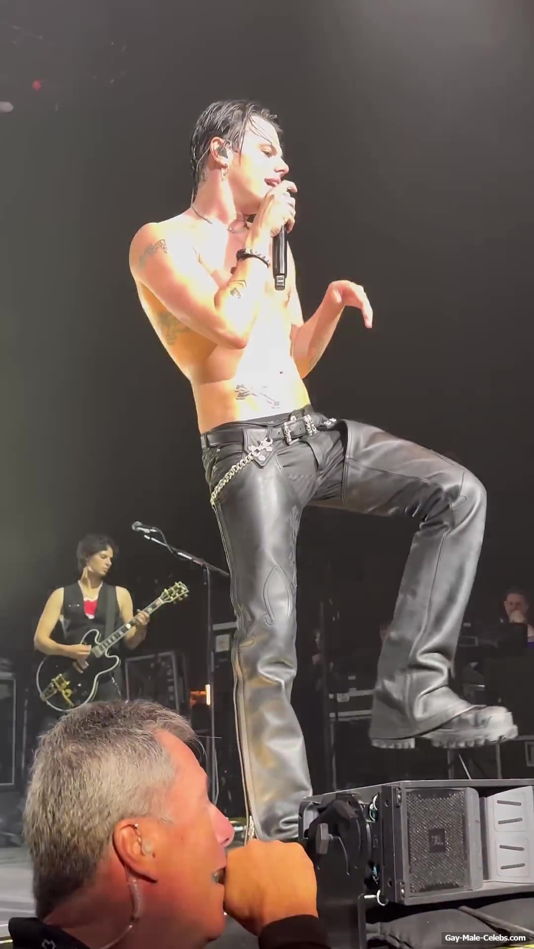 Yungblud Ass Slip Moment At The Concert