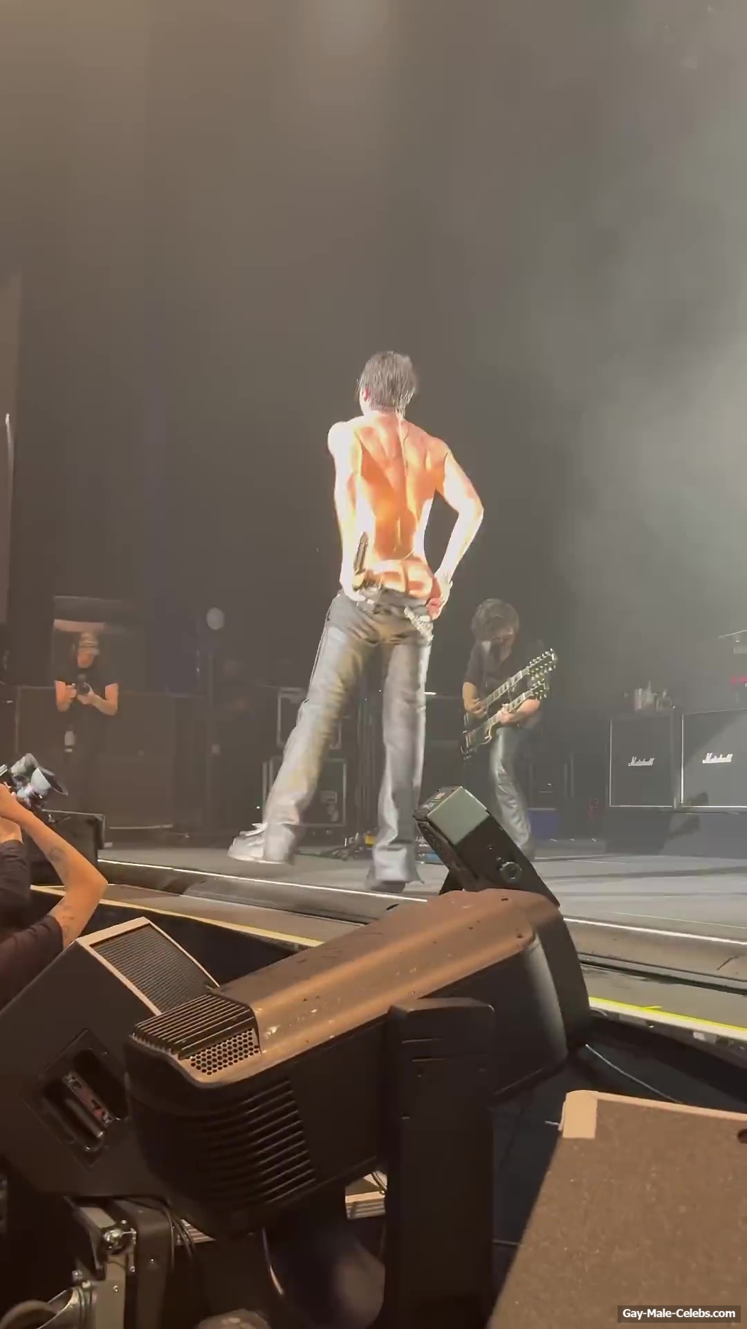 Yungblud Ass Slip Moment At The Concert