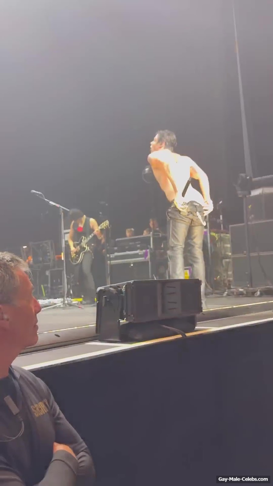 Yungblud Ass Slip Moment At The Concert