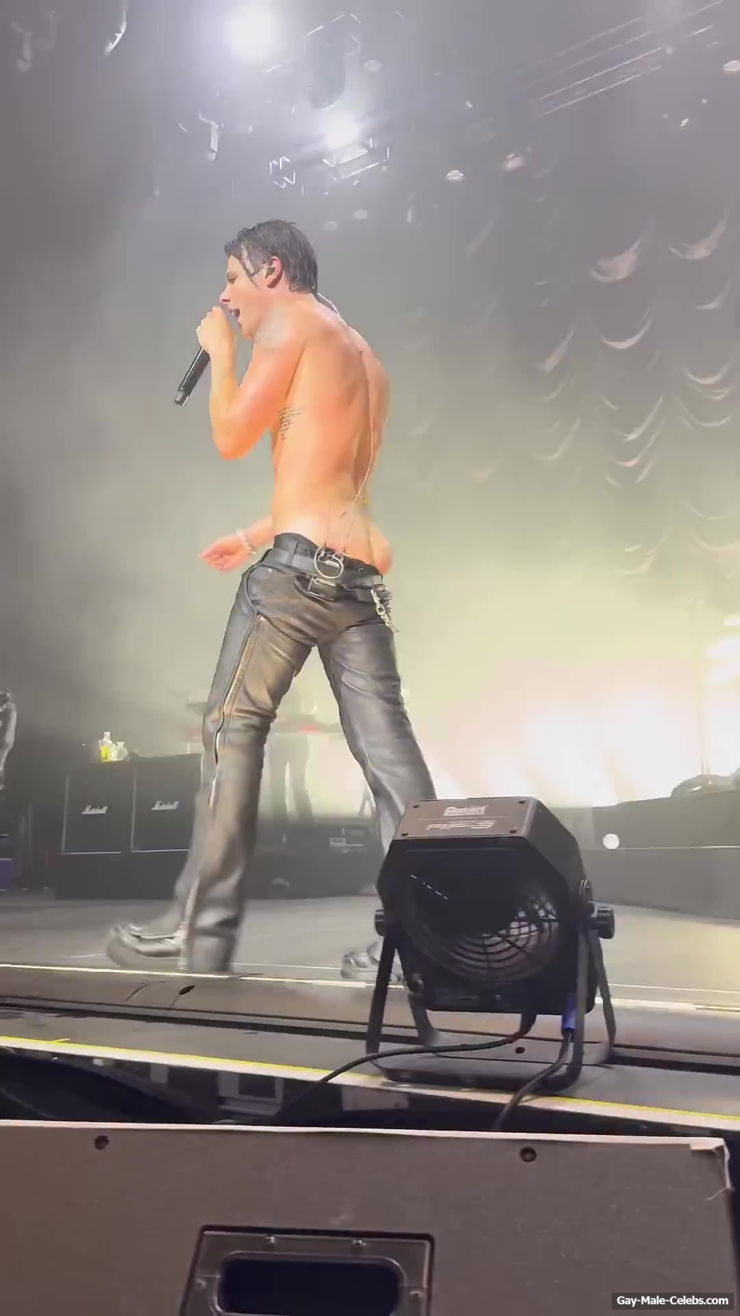 Yungblud Ass Slip Moment At The Concert