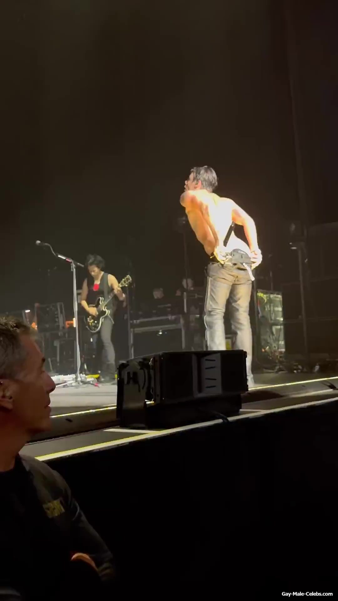 Yungblud Ass Slip Moment At The Concert