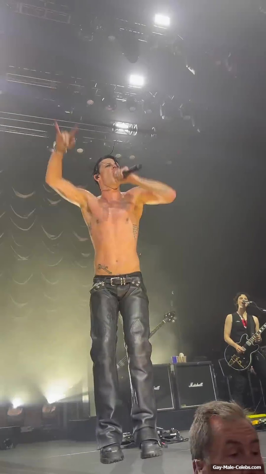 Yungblud Ass Slip Moment At The Concert
