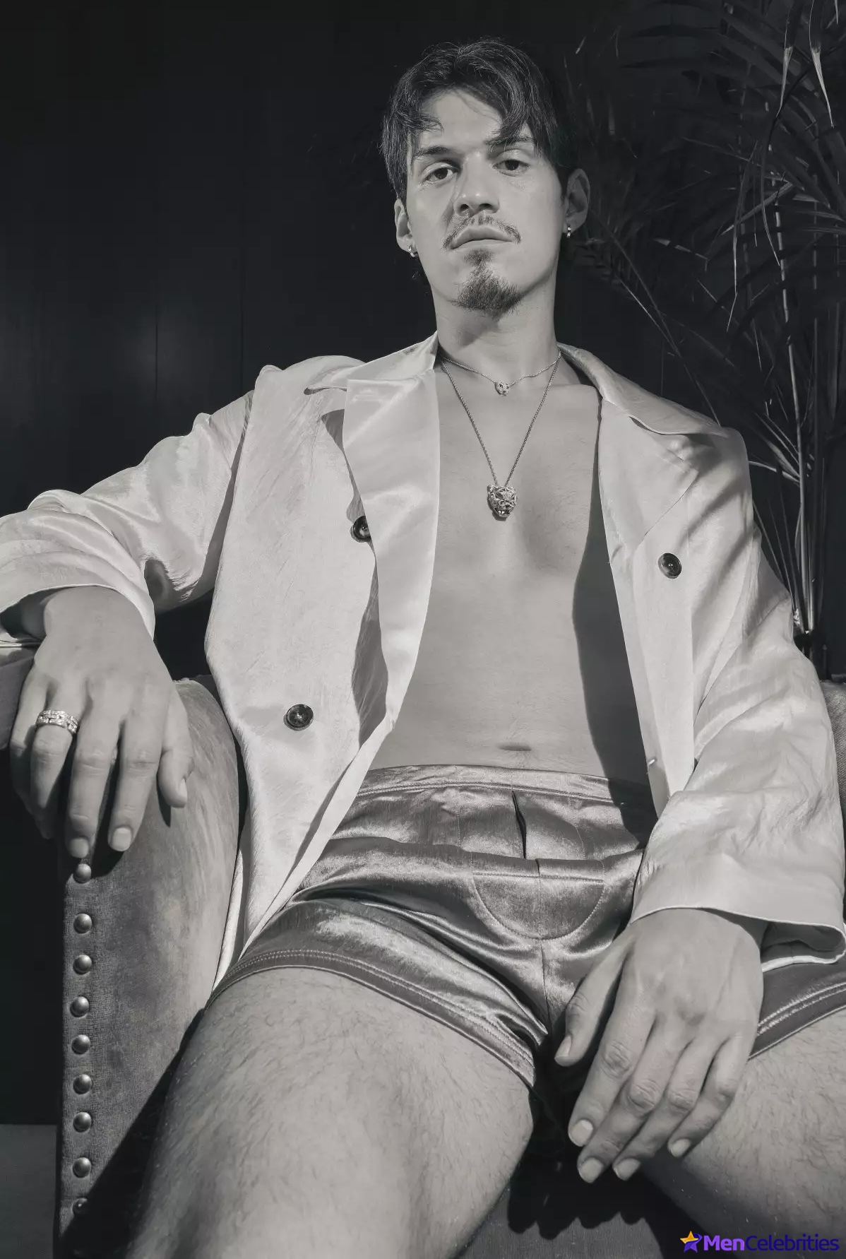 Omar Apollo naked and sexy pics
