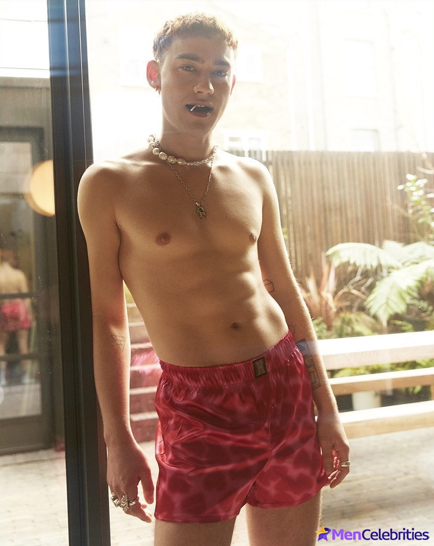 Olly Alexander nude and sexy pics