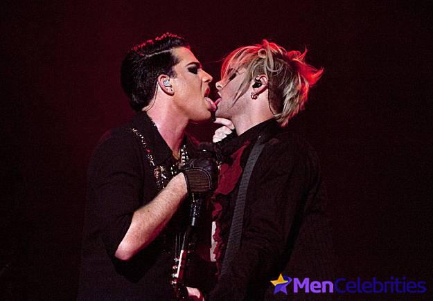 Adam Lambert hot gay kiss moments