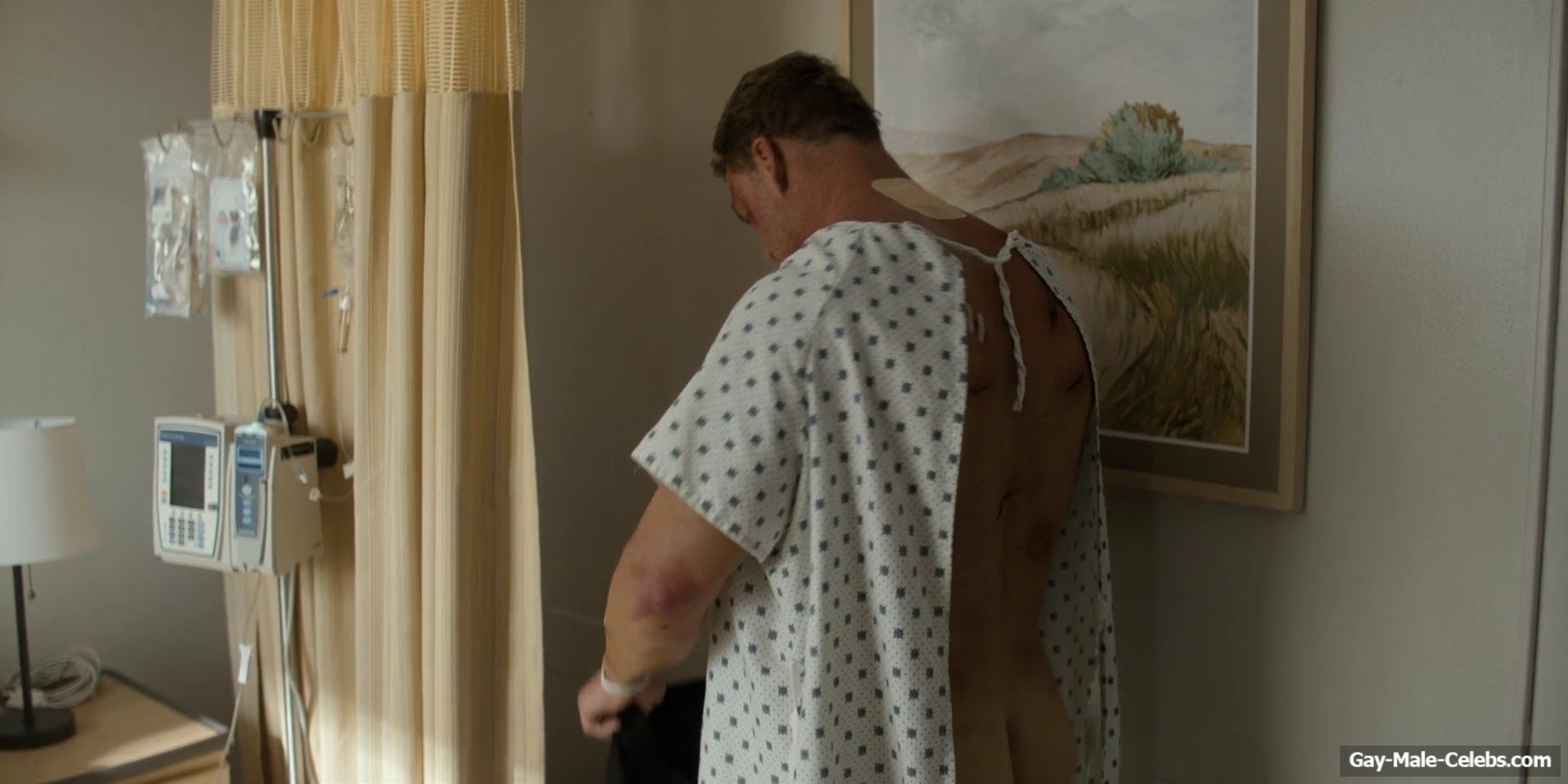 Alan Ritchson Exposed Bare Ass in Reacher