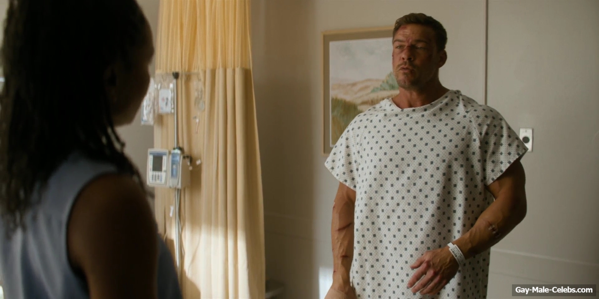 Alan Ritchson Exposed Bare Ass in Reacher
