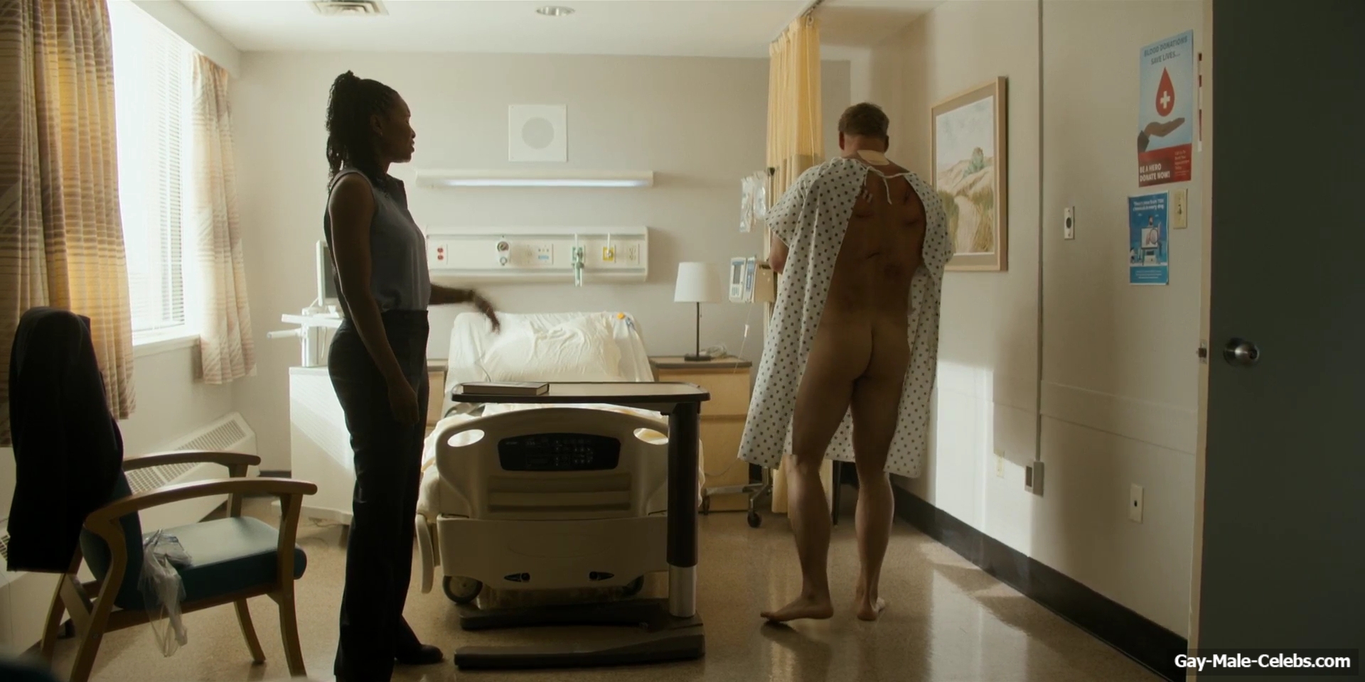 Alan Ritchson Exposed Bare Ass in Reacher
