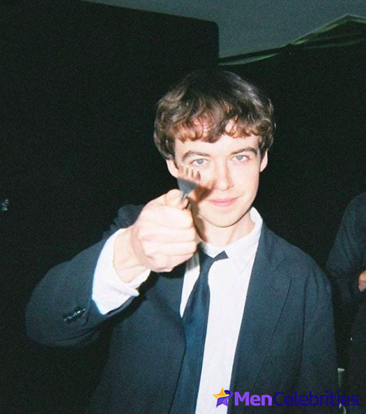 Alex Lawther shirtless and sexy pics