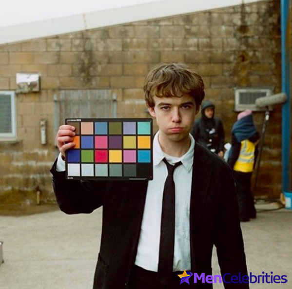 Alex Lawther shirtless and sexy pics