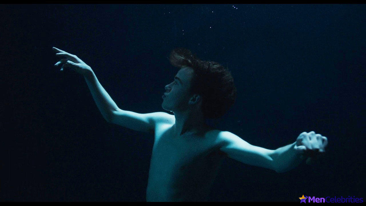 Alex Lawther nude penis and gay scenes