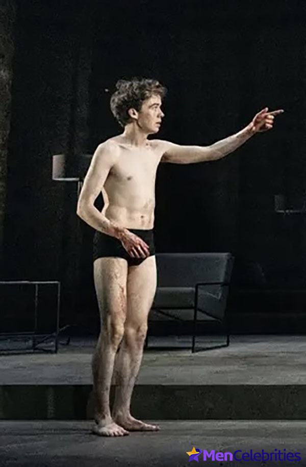 Alex Lawther shirtless and sexy pics