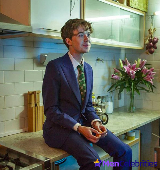 Alex Lawther shirtless and sexy pics