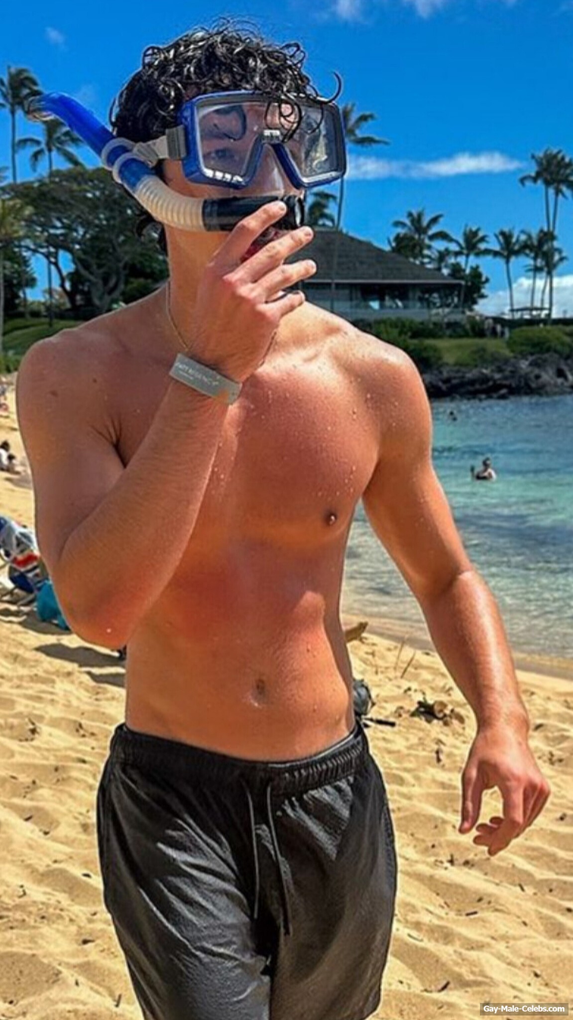 Charlie Bushnell Shirtless And Sexy Selfie Photos