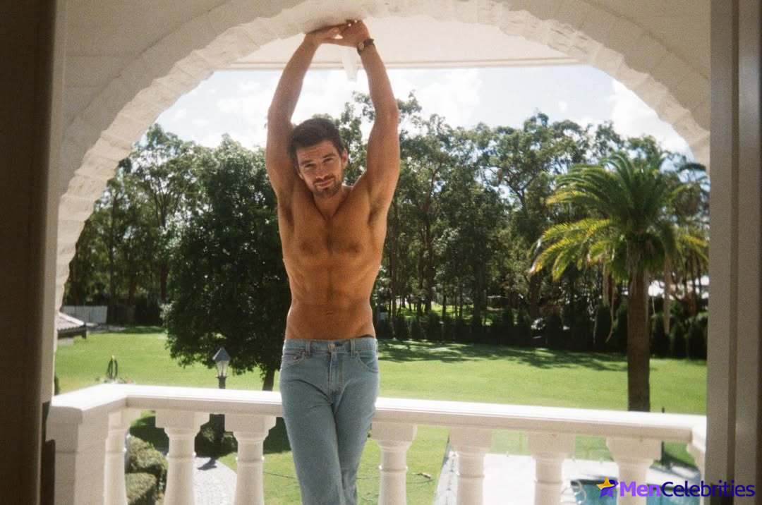 Jackson Gallagher shirtless and sexy photos