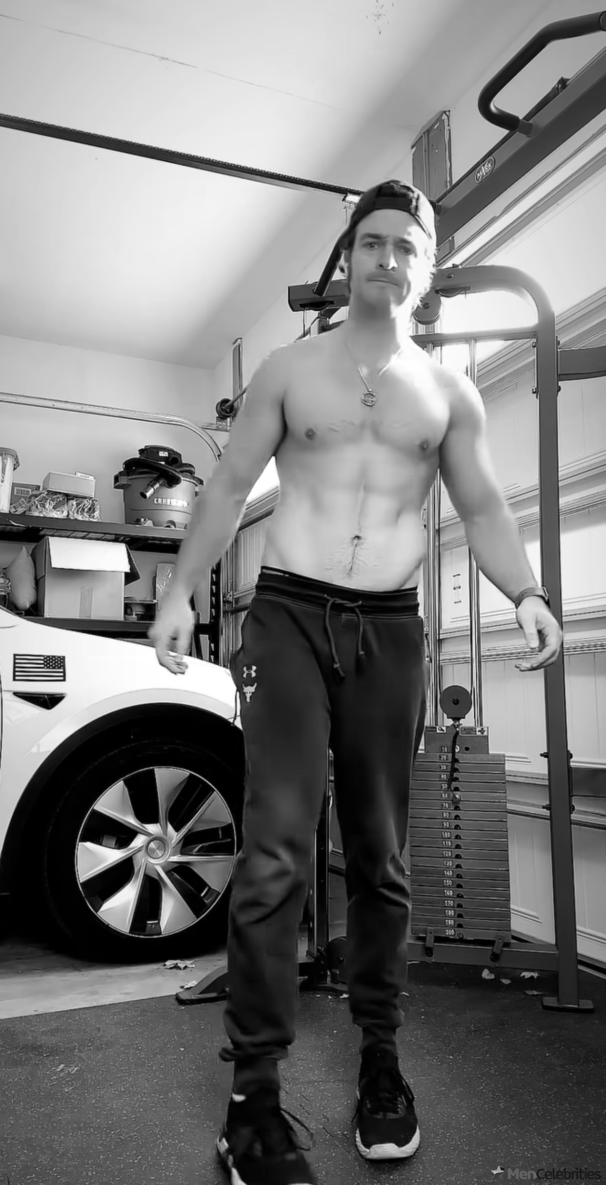Jake Stormoen shirtless and hot selfie pics
