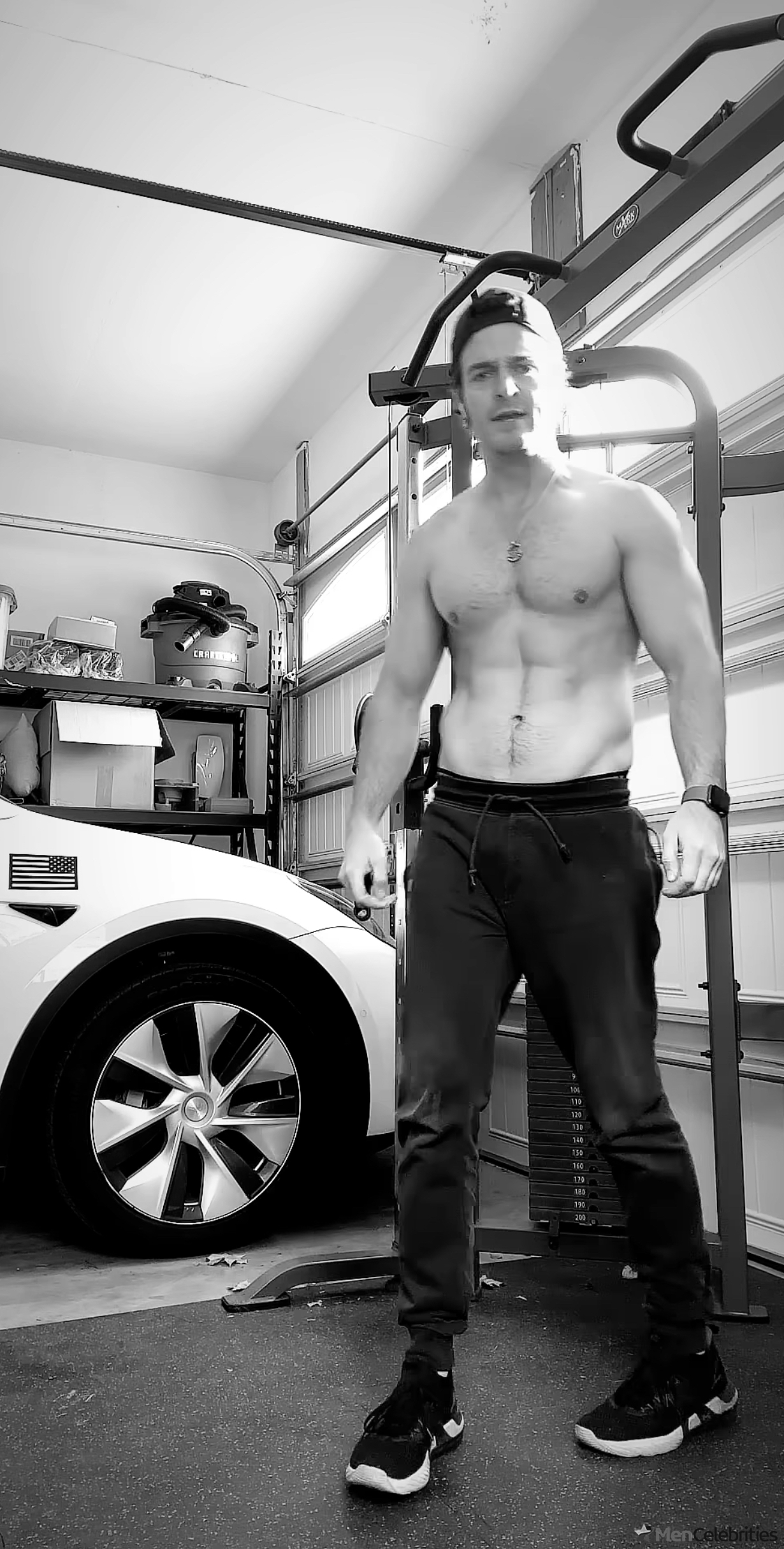 Jake Stormoen shirtless and hot selfie pics