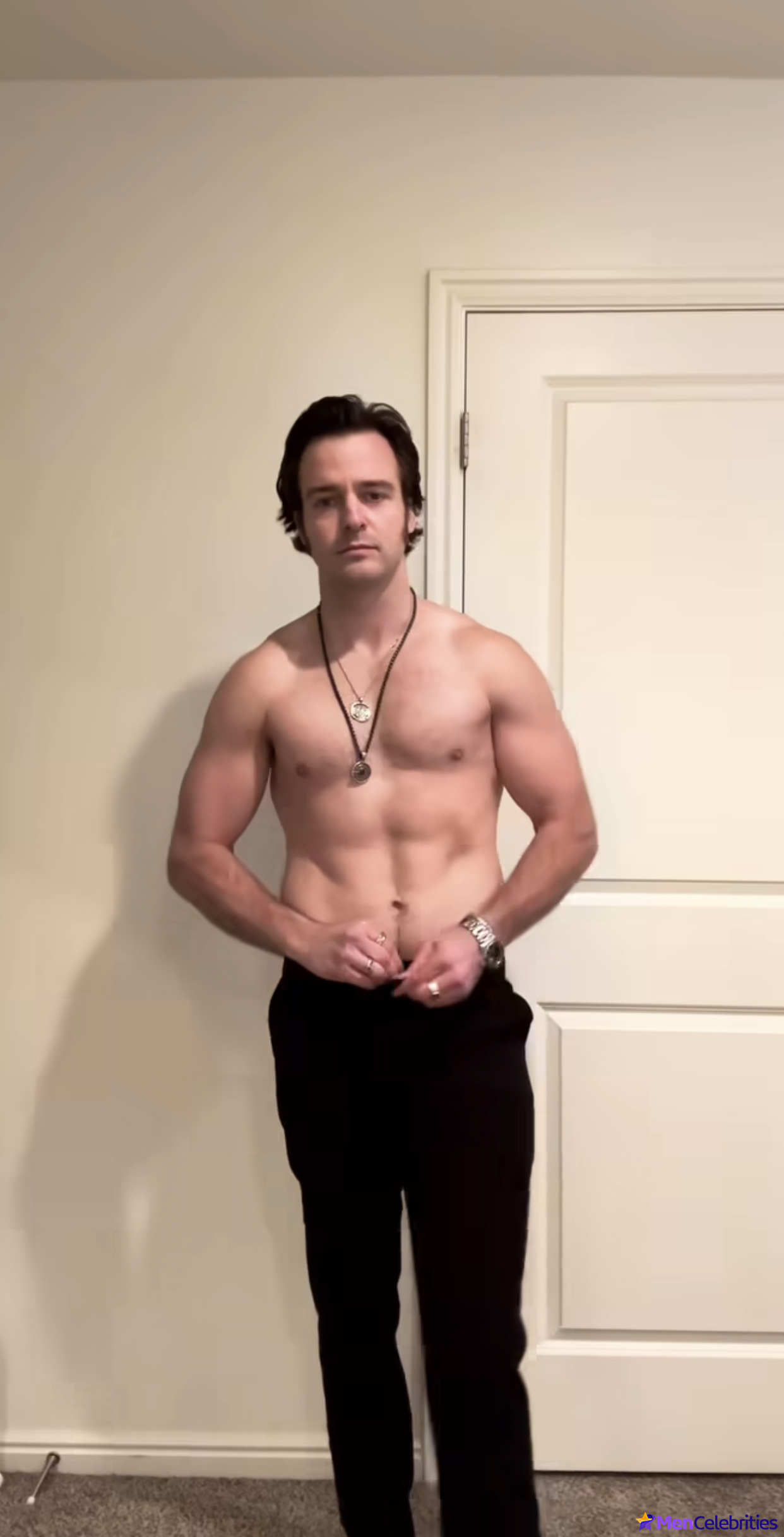 Jake Stormoen shirtless and hot selfie pics