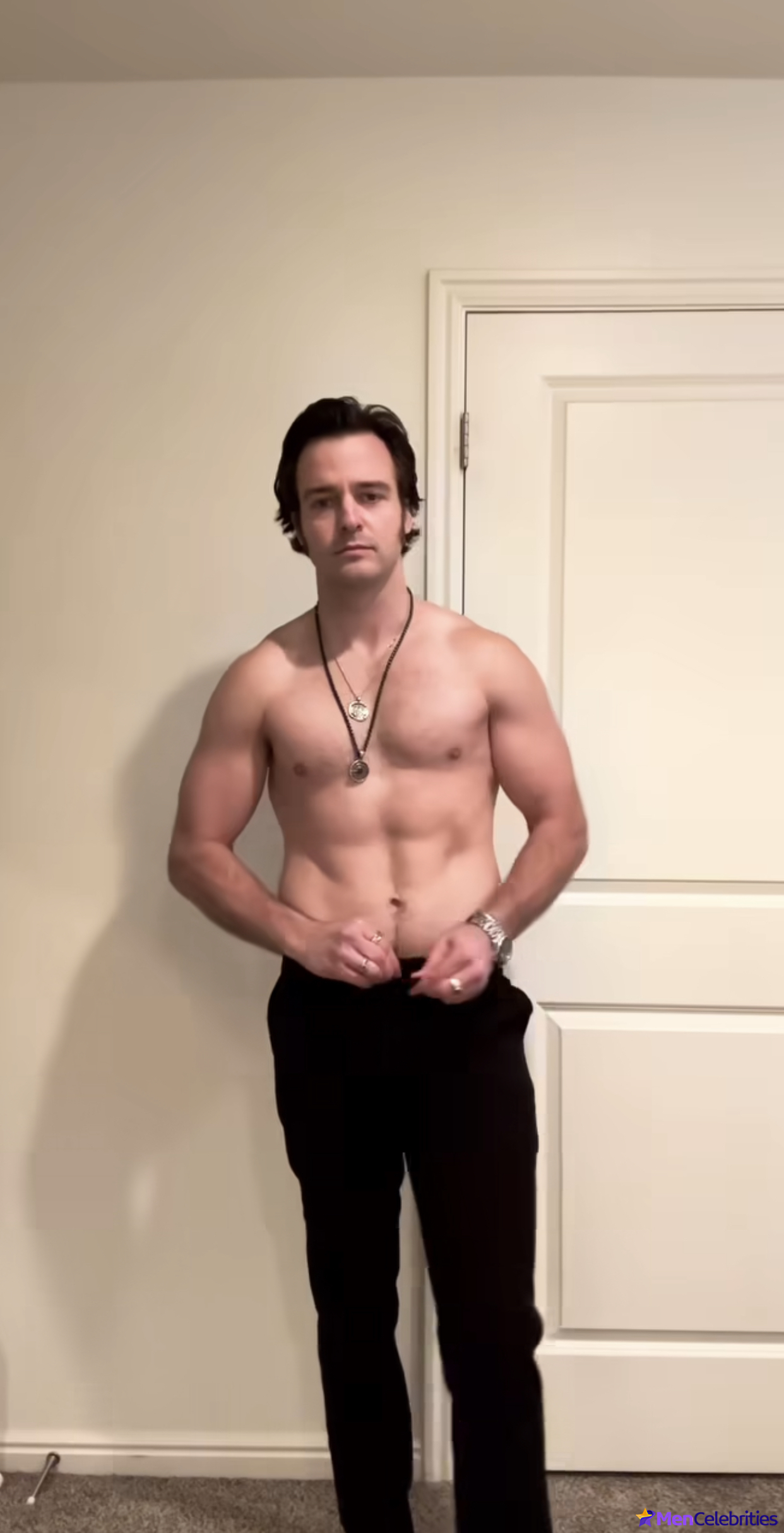 Jake Stormoen shirtless and hot selfie pics