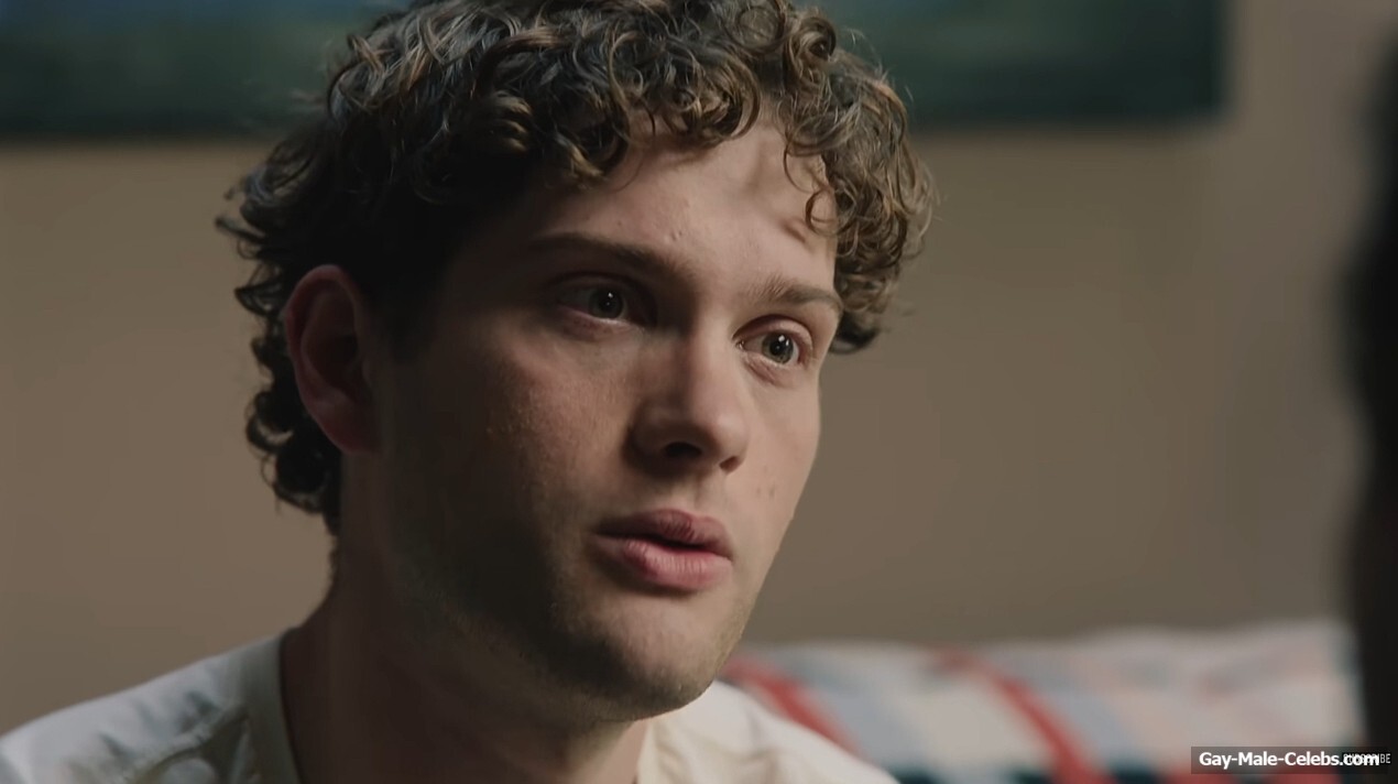 Leo Reich and Andrew Scott Hot Gay Scenes in It Gets Worse