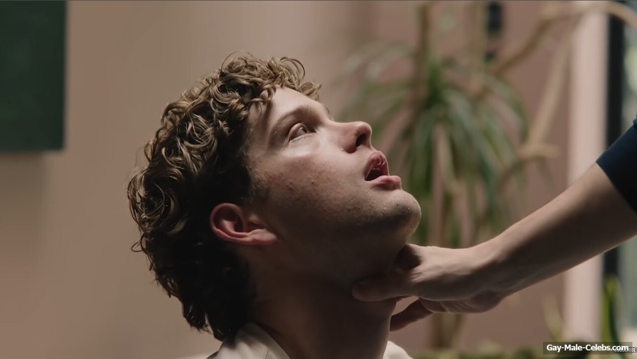 Leo Reich and Andrew Scott Hot Gay Scenes in It Gets Worse
