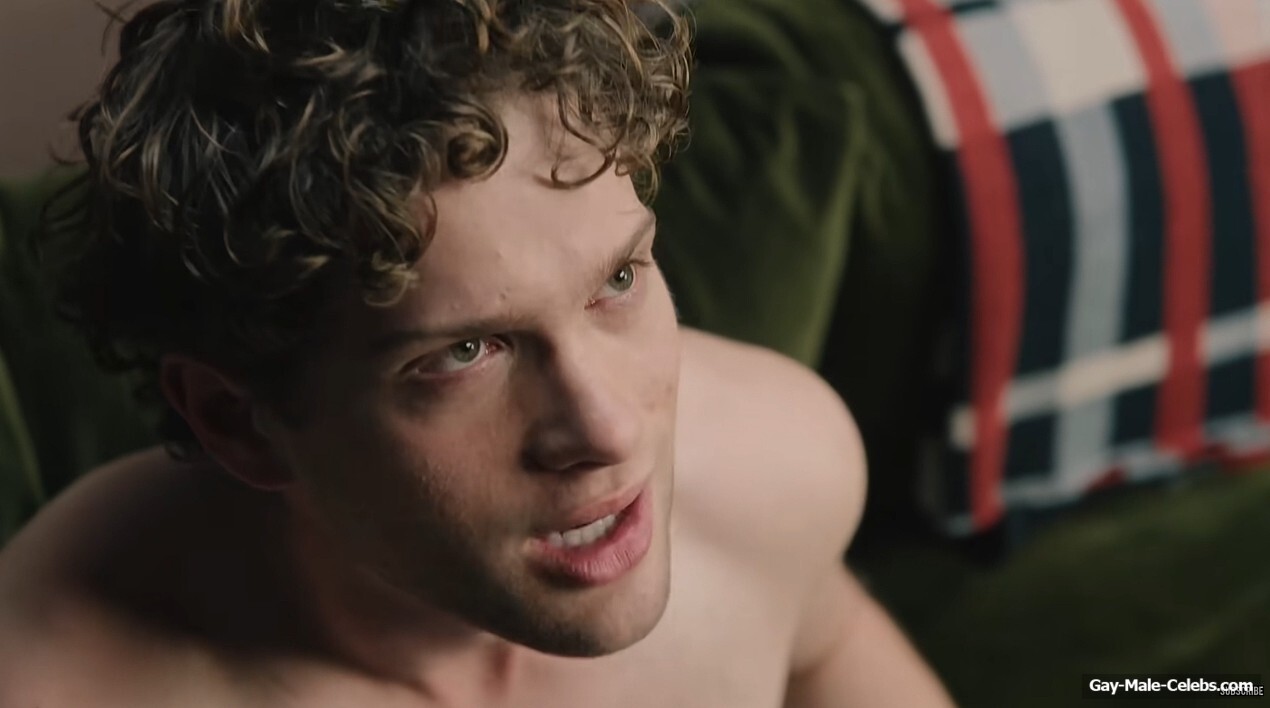 Leo Reich and Andrew Scott Hot Gay Scenes in It Gets Worse