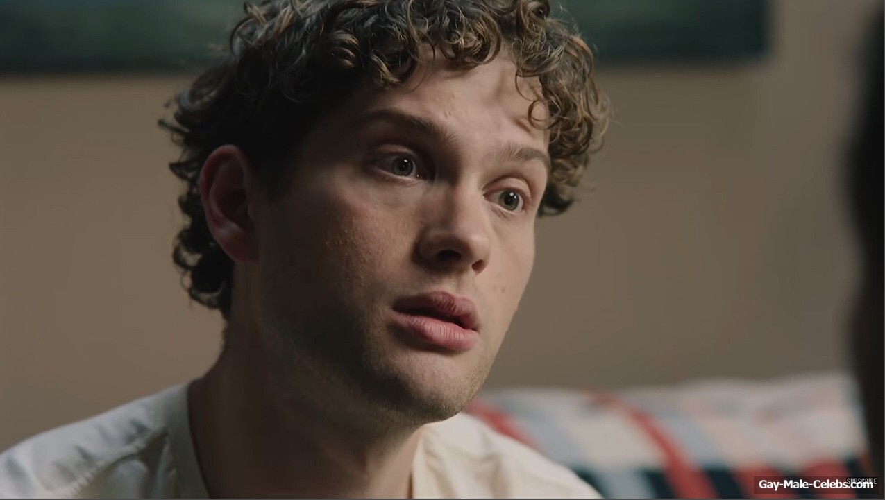Leo Reich and Andrew Scott Hot Gay Scenes in It Gets Worse