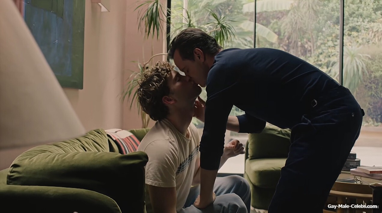 Leo Reich and Andrew Scott Hot Gay Scenes in It Gets Worse