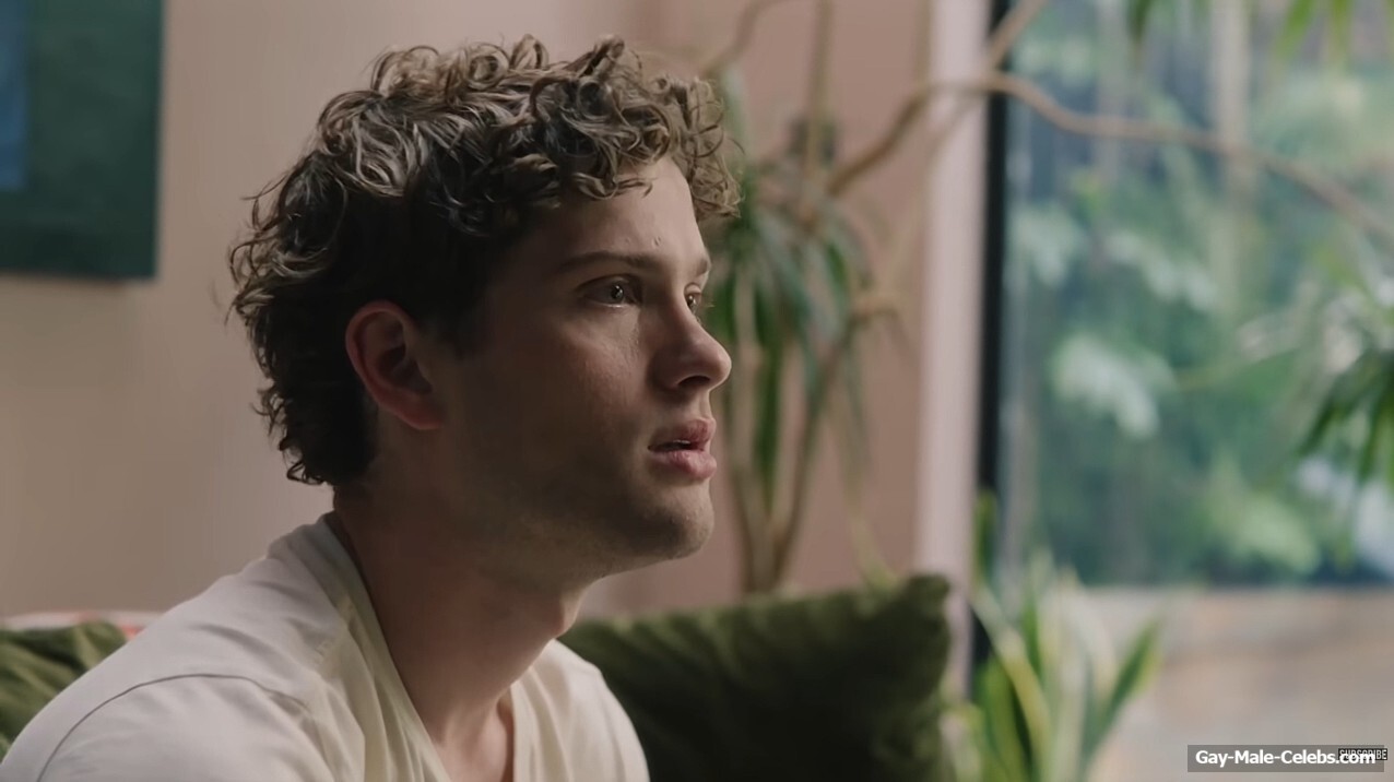 Leo Reich and Andrew Scott Hot Gay Scenes in It Gets Worse