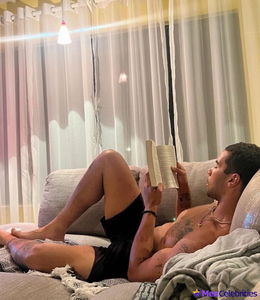 Mason Gooding nude and dick bulge photos