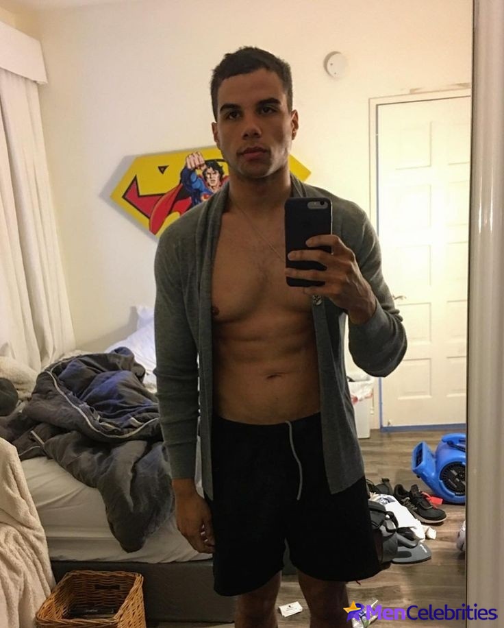 Mason Gooding nude and dick bulge photos