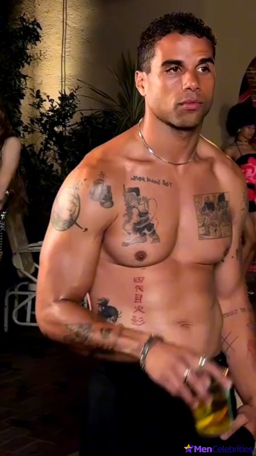 Mason Gooding nude and dick bulge photos