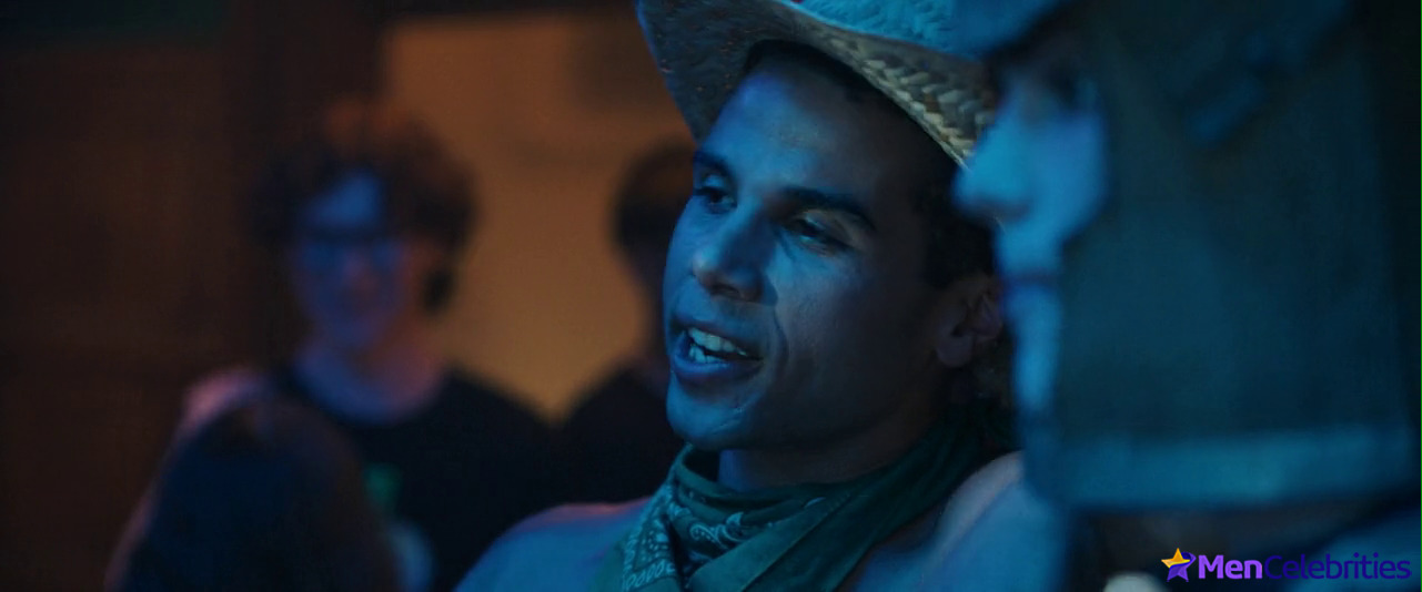 Mason Gooding shirtless in Scream 4
